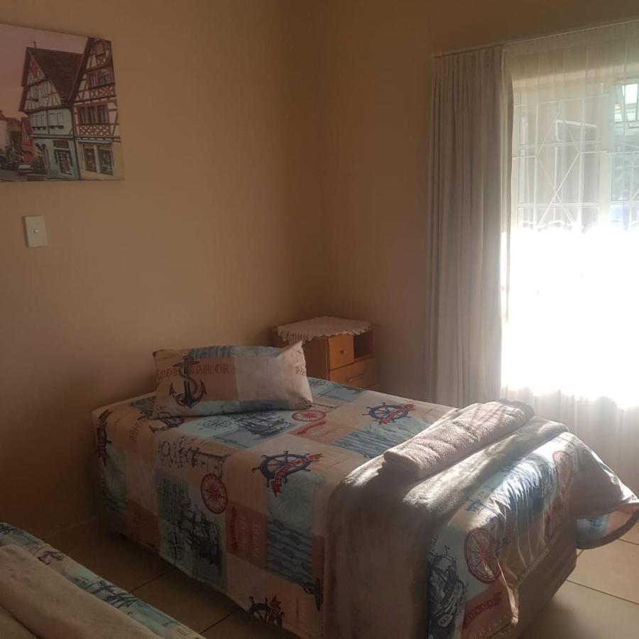 Mom'S Place Upington Extérieur photo