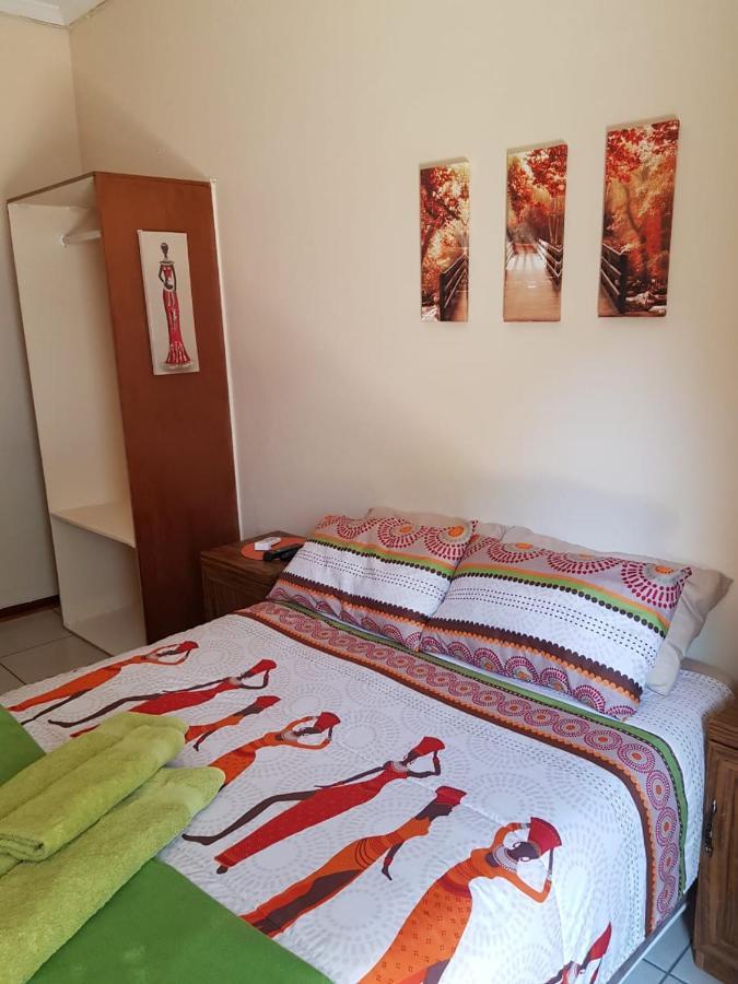 Mom'S Place Upington Extérieur photo