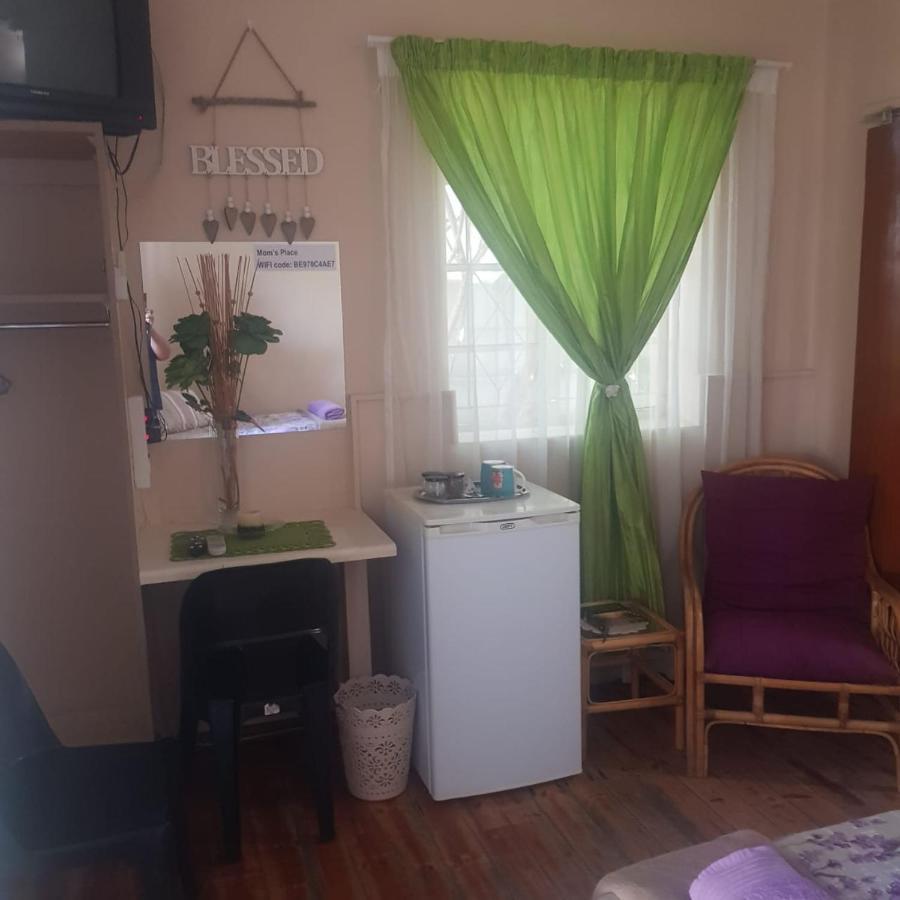 Mom'S Place Upington Extérieur photo