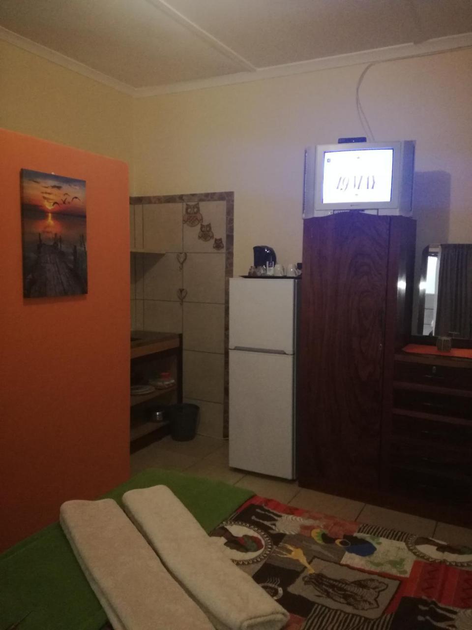 Mom'S Place Upington Extérieur photo